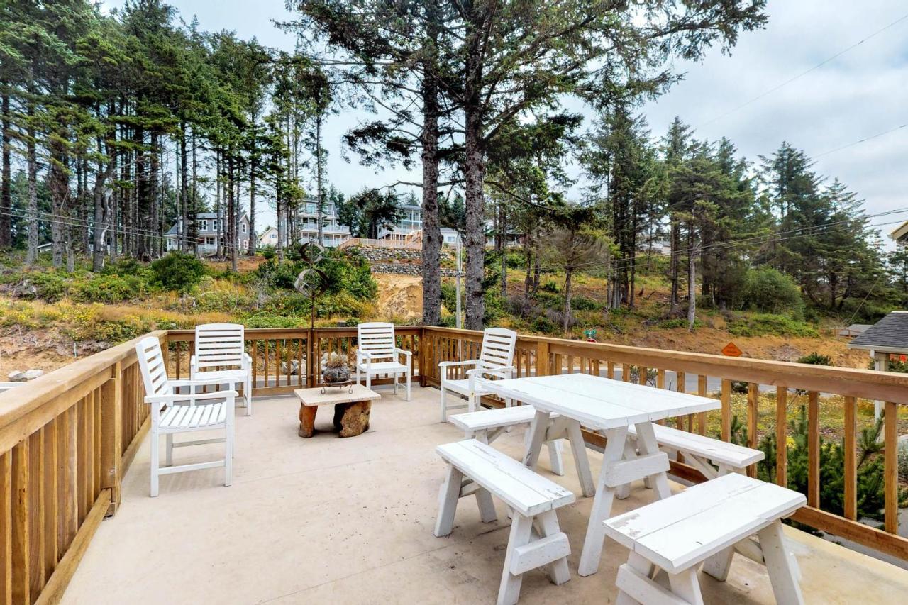 Beach House With A Park Lincoln City Dış mekan fotoğraf